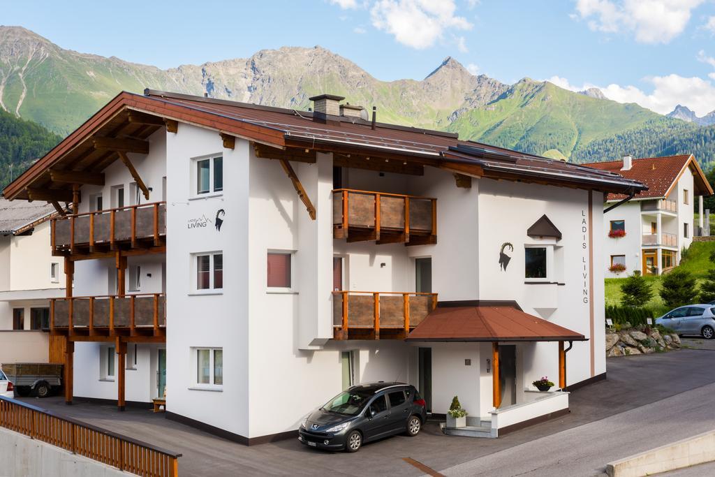Ladis Living Exterior foto